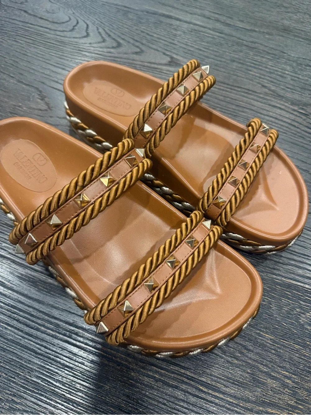 Valentino Garavani Rockstud Leather Slide Sandals in Tobacco Size 38/8